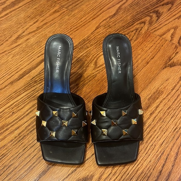 Marc Fisher Woman’s Black Slip On Heels Size 8 - Picture 2 of 7